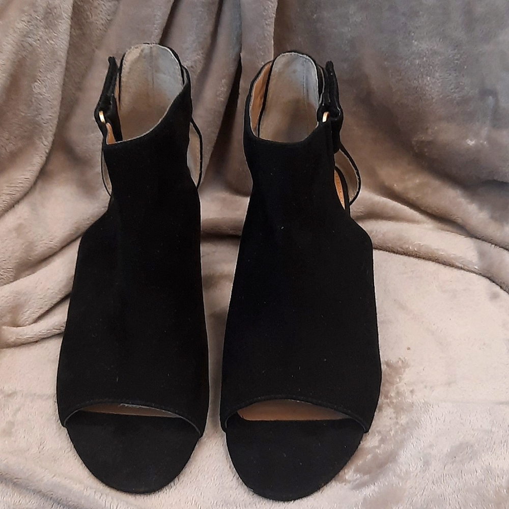 ADRIENNE VITTADINI BLACK SUEDE SMALL WEDGE HEEL SANDAL SIZE 8.5